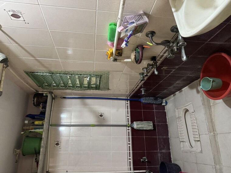 Washroom, maruti-mahadev-nagar 2.5 Bedroom 1200 Sq.Ft. Apartment In Sunil Nagar Thane 10350794