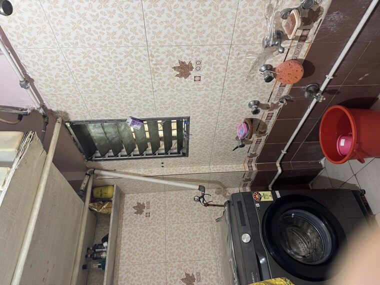 Bathroom, maruti-mahadev-nagar 2.5 Bedroom 1200 Sq.Ft. Apartment In Sunil Nagar Thane 10350794