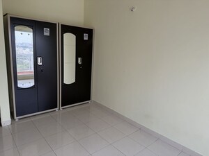 Room in 2 BHK Apartment at SJR Verity, Kasavanahalli – for Rent