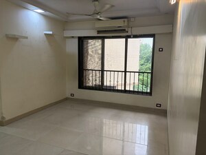 Room in 2.5 BHK Apartment at Zara Apartment, Powai – for Rent