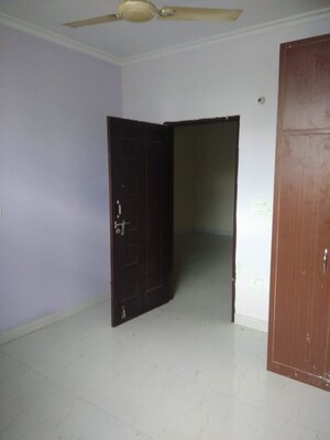 Room in 2 BHK Builder Floor at Sector 22 – for Rent