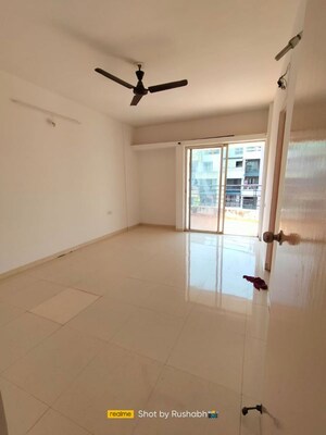 Room in 2 BHK Apartment at Gulmohar Symphony, Kharadi – for Rent