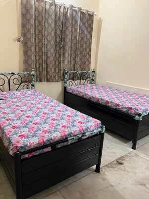 Bedroom in  Pg at Waghbil – for Rent