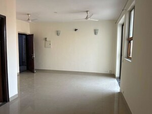 Room in 2 BHK Builder Floor at Sector 21 – for Rent
