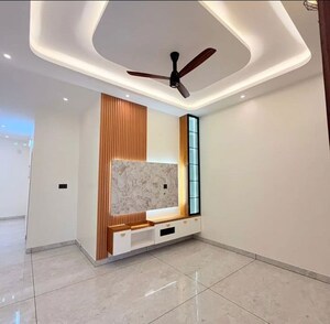 Room in 3 BHK Apartment at Prestige Beverly Hills, Kokapet – for Rent