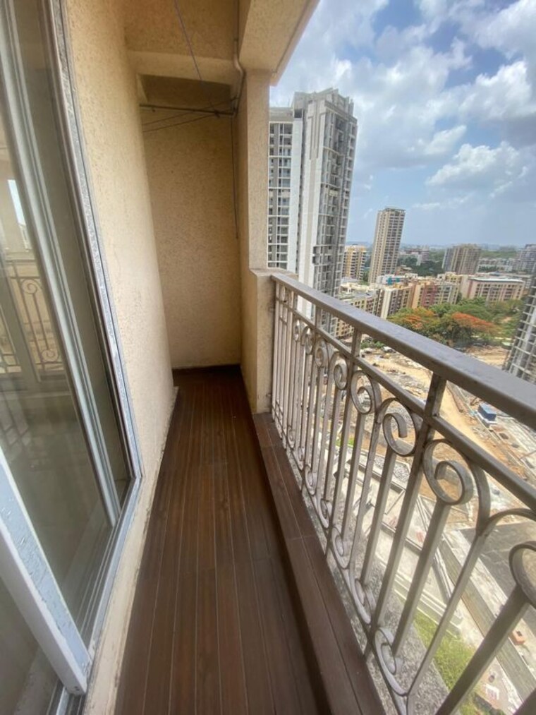 Balcony, hiranandani-estate-hamilton 1 Bedroom 430 Sq.Ft. Apartment In Patlipada Thane 10593380