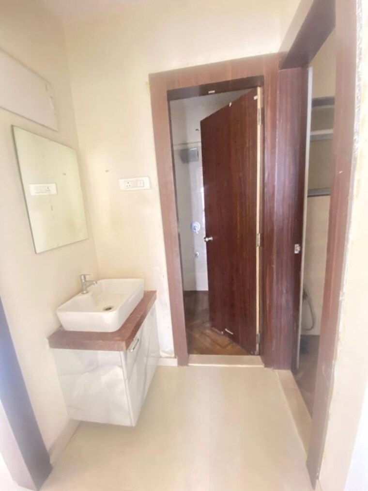Bathroom, hiranandani-estate-hamilton 1 Bedroom 430 Sq.Ft. Apartment In Patlipada Thane 10593380