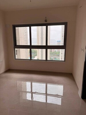 Room in 3 BHK Apartment at Lodha Sterling, Kolshet Road – for Rent