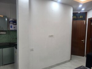 Room in 1 BHK Apartment at Sushant Lok I – for Rent