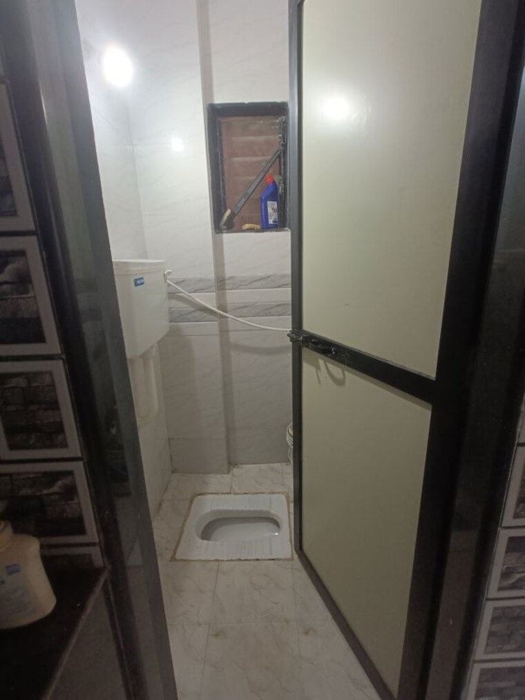 Bathroom, kopar khairane sector 14 1 Bedroom 650 Sq.Ft. Apartment In Kopar Khairane Sector 14 Navi Mumbai 10593398