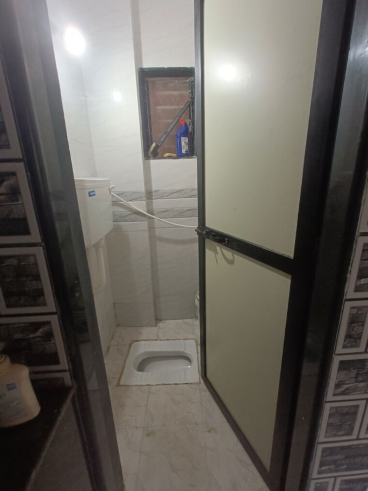 Bathroom, kopar khairane sector 14 1 Bedroom 650 Sq.Ft. Apartment In Kopar Khairane Sector 14 Navi Mumbai 10593398