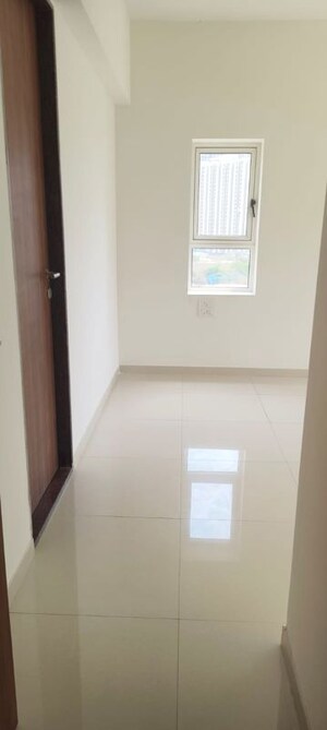 2 BHK Apartment For Rent in Lodha Amara, Kolshet Road