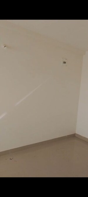 Room in 1 BHK Apartment at Mhada Towers Pimpri, Pimpri – for Rent