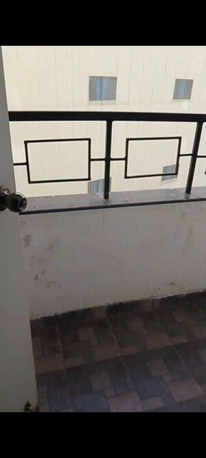 Room in 1 BHK Apartment at Mhada Towers Pimpri, Pimpri – for Rent