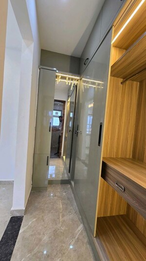 Building Lobby in 3 BHK Builder Floor at Sector 21 – for Rent