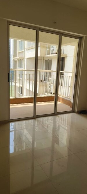 2 BHK Apartment For Rent in Lodha Amara, Kolshet Road
