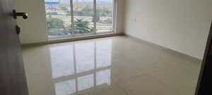 Room in 3 BHK Apartment at Lodha Amara, Kolshet Road – for Rent