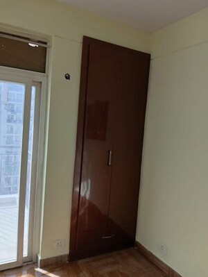 Building Lobby in 3 BHK Apartment at BPTP Parkland Pride, Sector 77 – for Rent