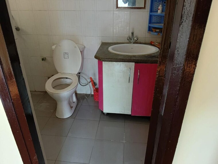 Bathroom, bptp-parkland-pride 3 Bedroom 190 Sq.Yd. Apartment In Sector 77 Faridabad 10593476