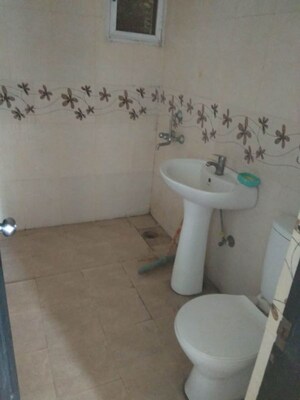 Bathroom in 2.5 BHK Apartment at Civitech Sampriti, Sector 77 – for Rent