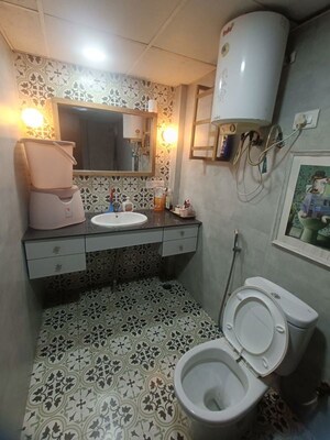 Bathroom in 2.5 BHK Apartment at Civitech Sampriti, Sector 77 – for Rent
