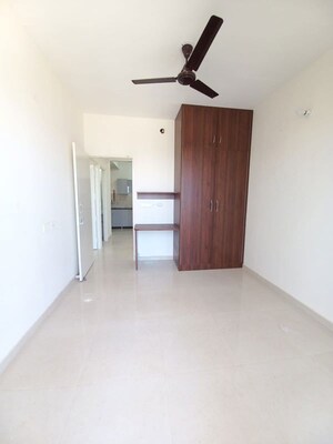 Room in 2 BHK Apartment at Signature The Millennia 2, Sector 37d – for Rent