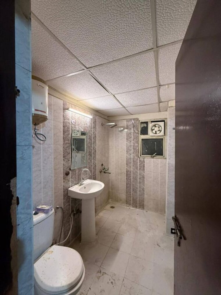 Bathroom, trident-embassy 3 Bedroom 1540 Sq.Ft. Apartment In Sector 1 Greater Noida Greater Noida 10593493