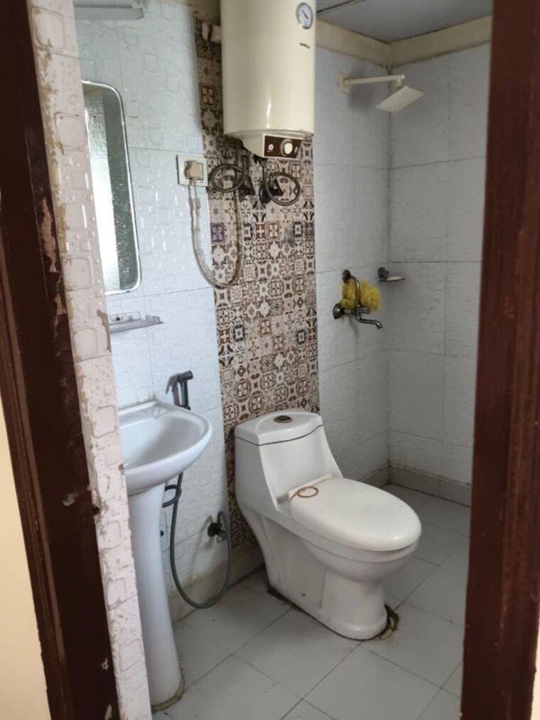 Bathroom, gardenia-gateway 3 Bedroom 1485 Sq.Ft. Apartment In Sector 75 Noida 10593495
