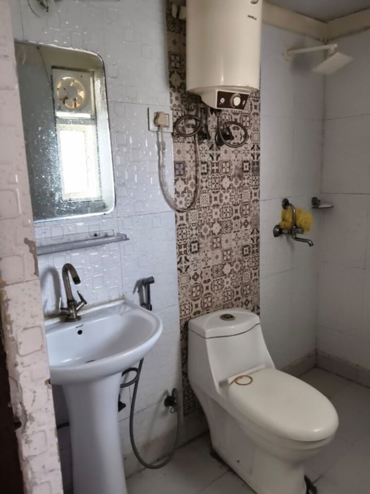 Bathroom, gardenia-gateway 3 Bedroom 1485 Sq.Ft. Apartment In Sector 75 Noida 10593495