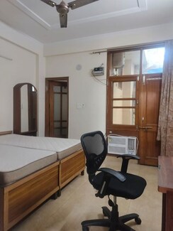 2 BHK Builder Floor For Rent in Sector 25