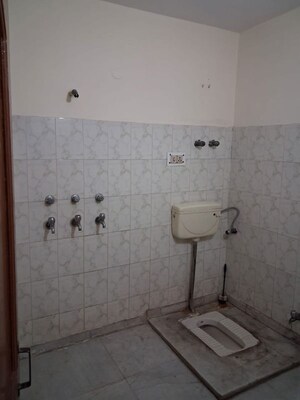 Bathroom in 2 BHK Builder Floor at Sector 23 – for Rent