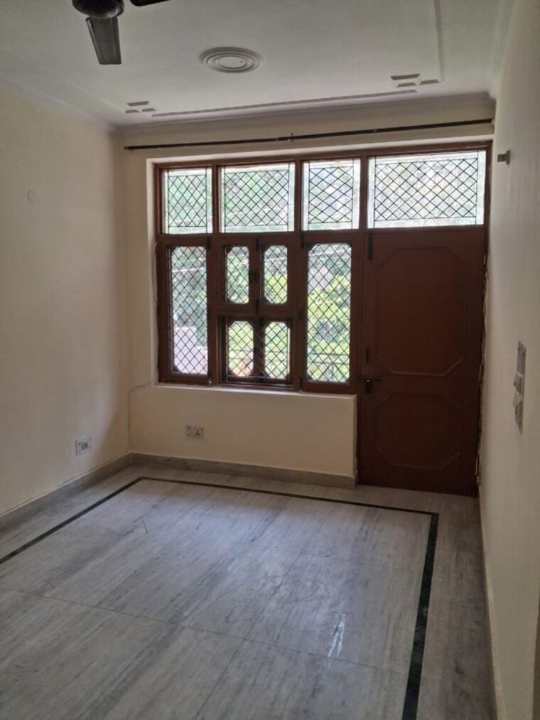 Room, sector 23 2 Bedroom 160 Sq.Yd. Builder Floor In Sector 23 Gurgaon 10593508