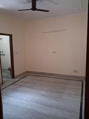 Room in 2 BHK Builder Floor at Sector 23 – for Rent