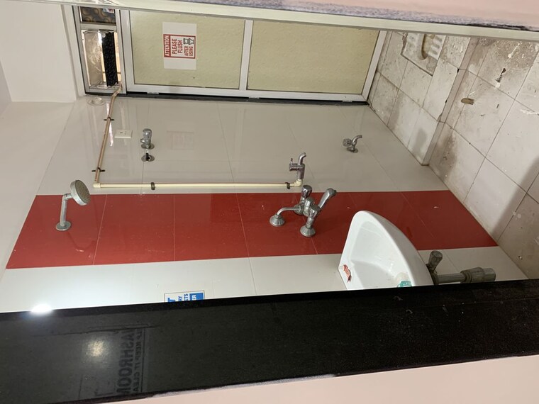 Attached Bathroom, simran-society 3 Bedroom 1350 Sq.Ft. Apartment In Naupada Thane 10593488