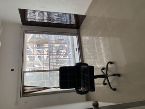 Room in 3 BHK Apartment at Simran Society, Naupada – for Rent