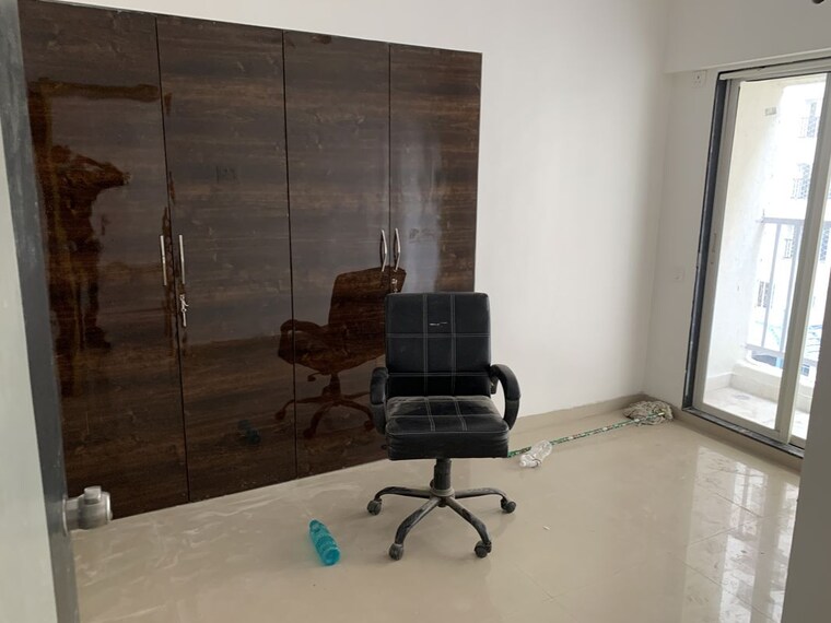 Living Room, simran-society 3 Bedroom 1350 Sq.Ft. Apartment In Naupada Thane 10593488