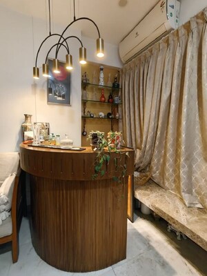 Furnished Amenities in 2 BHK Apartment at Bandra West – for Rent