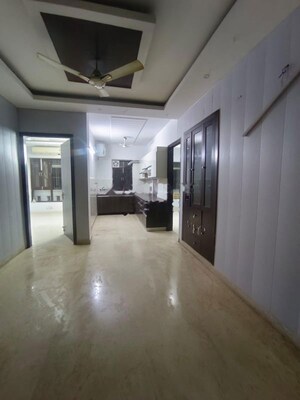 Room in 3 BHK Builder Floor at Uppal Southend, Sector 49 – for Rent
