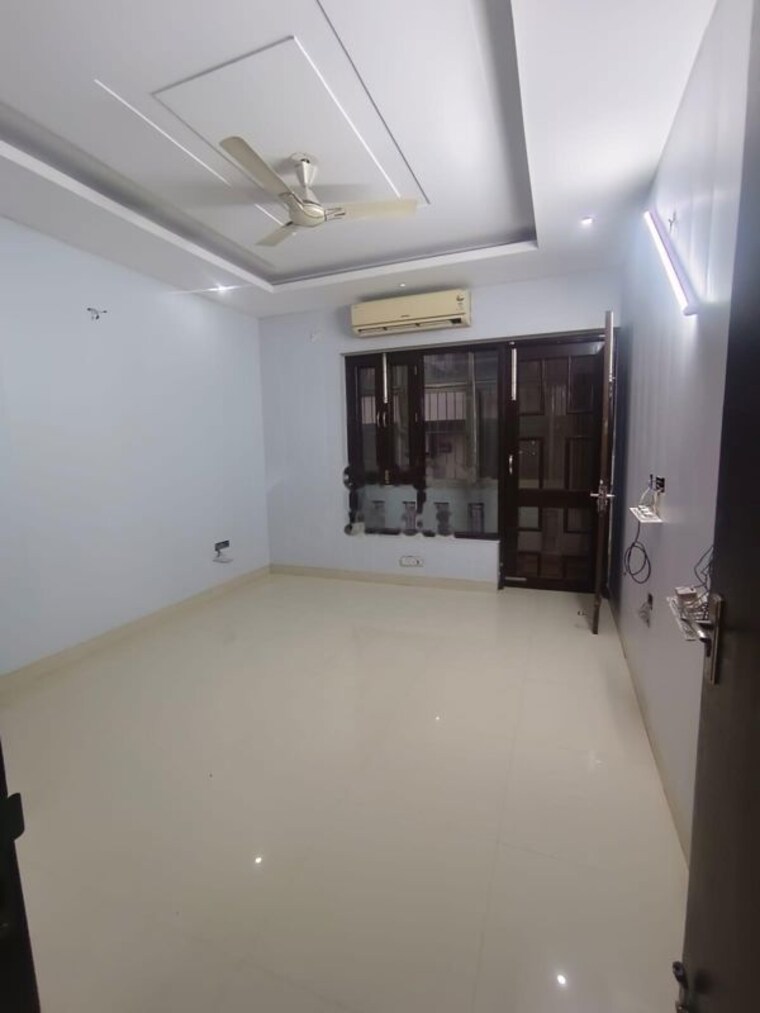 Room, uppal-southend 3 Bedroom 4200 Sq.Ft. Builder Floor In Sector 49 Gurgaon 10593537