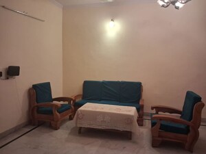 2 BHK Builder Floor For Rent in Sector 21