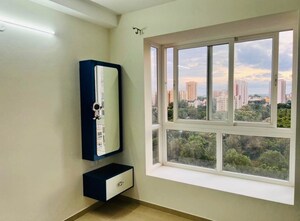 Room in 2.5 BHK Apartment at Bhartiya City Nikoo Homes 4, Thanisandra Main Road – for Rent