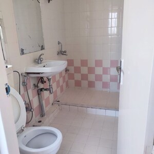 Bathroom in 3 BHK Apartment at DLF Ridgewood Estate, Dlf Phase iv – for Rent