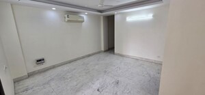 Room in 3 BHK Builder Floor at Gautam Nagar – for Rent