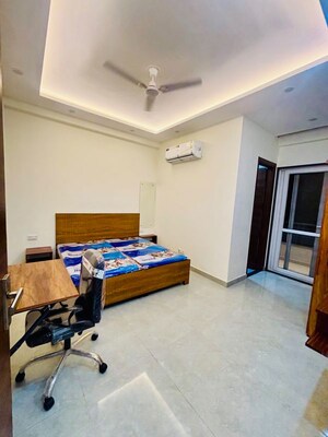 Living Room in 1 RK Builder Floor at Sector 38 – for Rent