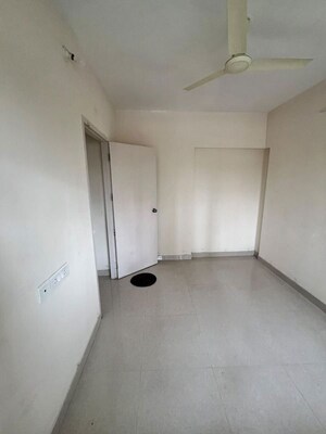 Room in 2 BHK Apartment at Siddharth Nagar – for Rent
