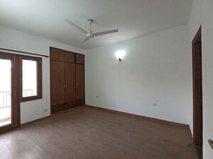 Room in 3 BHK Builder Floor at Pamposh Enclave – for Rent