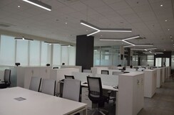 Office Space For Rent in Akruti Centre Point