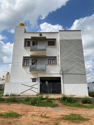 6 BHK Builder Floor For Sale in Nri Center City