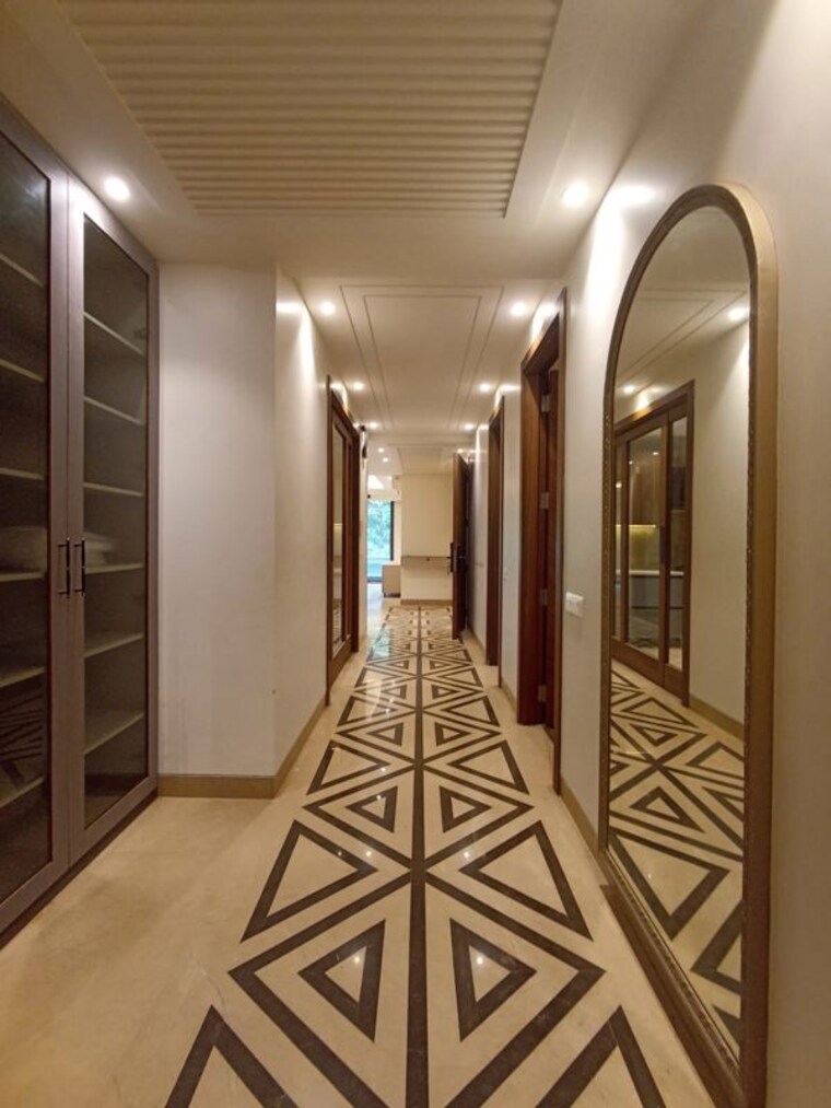 undefined, greater kailash ii 4 Bedroom 250 Sq.Yd. Builder Floor In Greater Kailash ii Delhi 10593676