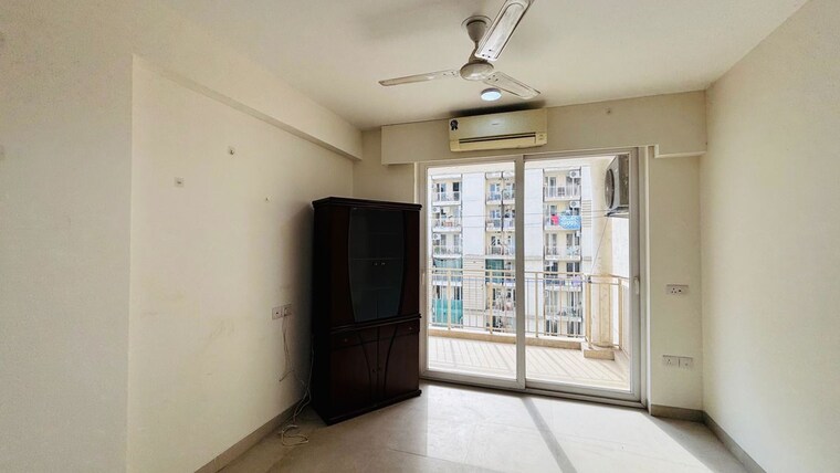 Room, emaar-gurgaon-greens 3.5 Bedroom 1650 Sq.Ft. Apartment In Sector 102 Gurgaon 10593691